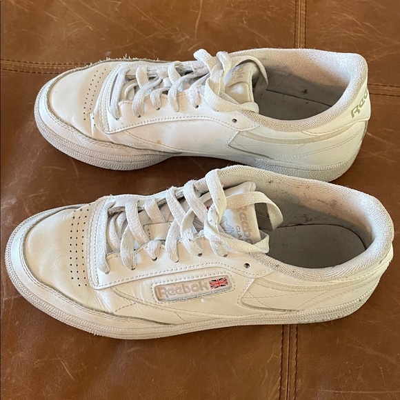 REEBOK Classic White Leather Court Shoes w Red Logo Size 7 | GUC - Picture 3 of 8